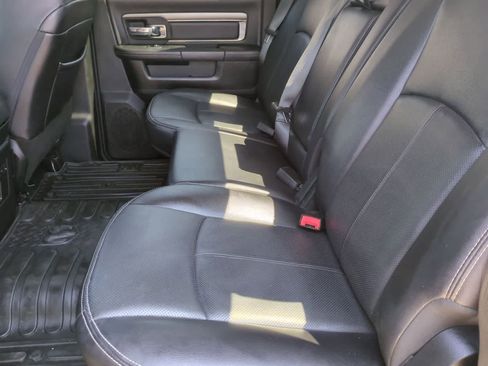 Used 2018 RAM 2500 Laramie w/ Sport Appearance Group AWD/4WD image 19