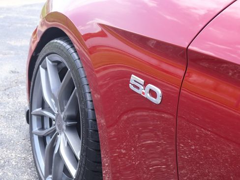 Used 2019 Ford Mustang GT Premium RWD image 9