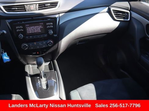 Used 2016 Nissan Rogue S image 16