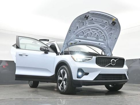 New 2026 Volvo XC40 B5 Plus w/ Protection Package Premier AWD/4WD image 46