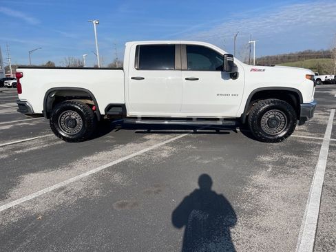 Used 2021 Chevrolet Silverado 2500 W/T w/ WT Convenience Package image 8