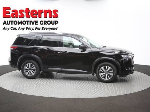 Used 2022 Nissan Pathfinder SL AWD/4WD image 45