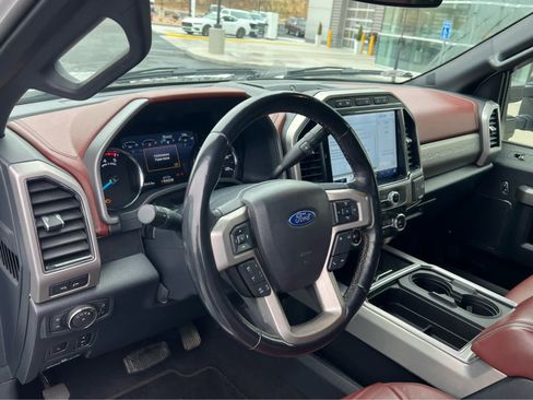 Used 2022 Ford F450 Platinum w/ FX4 Off-Road Package image 32