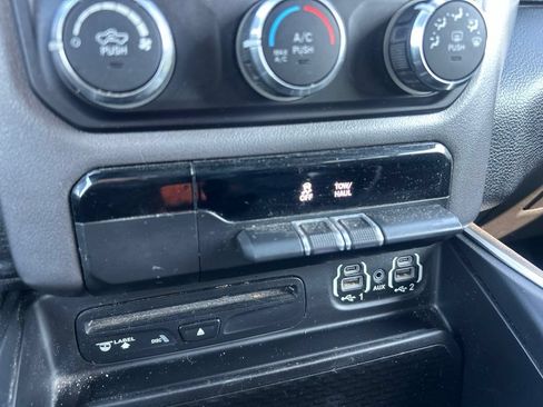 Used 2019 RAM 1500 Big Horn AWD/4WD image 11