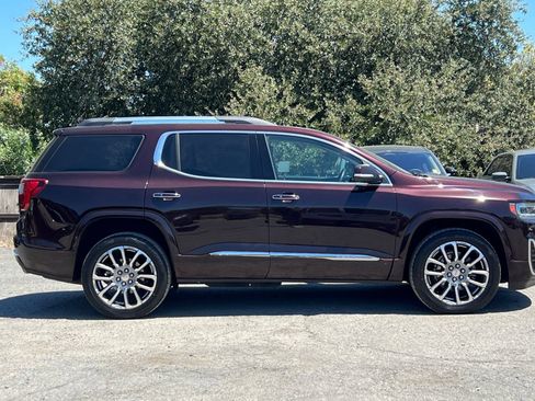 Used 2021 GMC Acadia Denali w/ Denali Ultimate Package AWD/4WD image 3