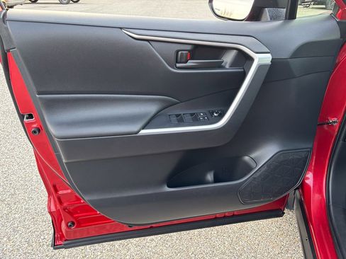 Certified 2021 Toyota RAV4 SE image 14