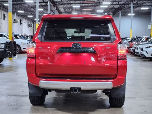 Used 2022 Toyota 4Runner TRD Off-Road Premium AWD/4WD image 10
