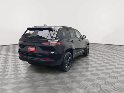 Used 2022 Jeep Grand Cherokee Altitude AWD/4WD image 38