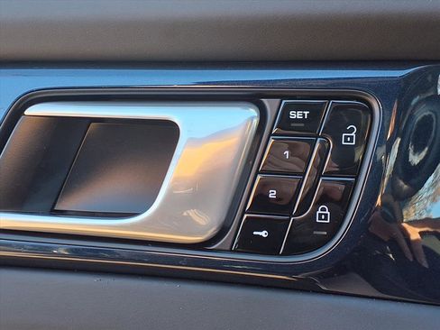 Used 2019 Porsche Panamera GTS image 24