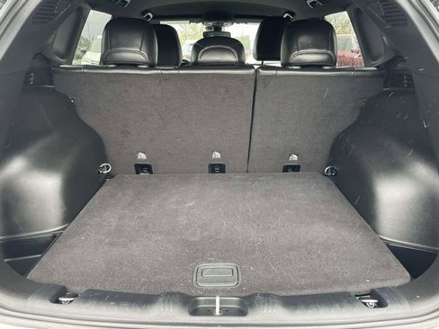 Used 2024 Jeep Compass Latitude image 11