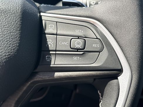 New 2026 Jeep Grand Cherokee L Limited AWD/4WD image 24