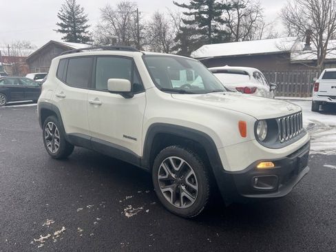 Used 2016 Jeep Renegade Latitude image 2