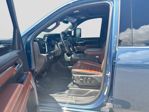 Used 2024 GMC Sierra 3500 Denali Ultimate AWD/4WD image 10