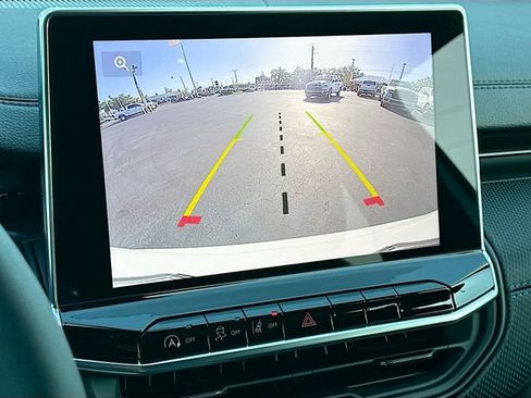 New 2026 Jeep Compass Latitude image 8