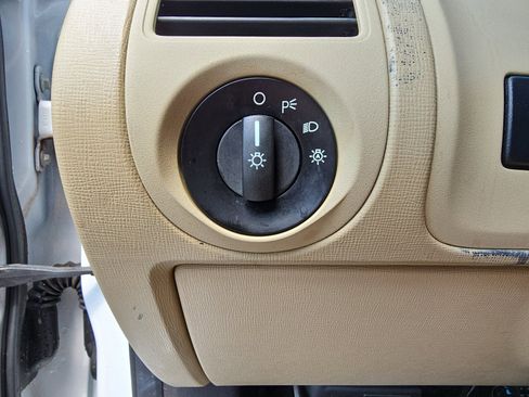 Used 2018 Ford Flex SE FWD image 27