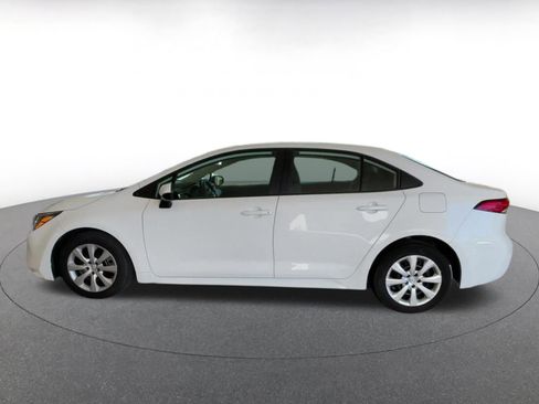 Used 2025 Toyota Corolla LE image 9