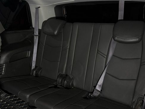 Used 2015 Cadillac Escalade Luxury AWD/4WD image 21