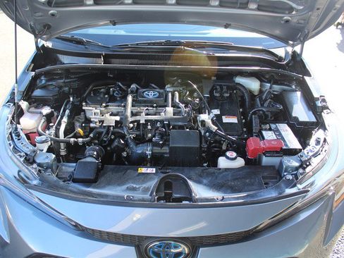 Used 2021 Toyota Corolla LE image 30