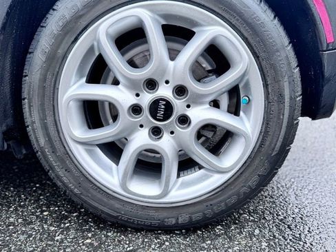 Used 2019 MINI Cooper 2-Door Hardtop w/ Storage Package image 9