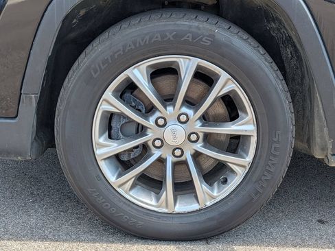 Used 2019 Jeep Cherokee Latitude Plus FWD image 10