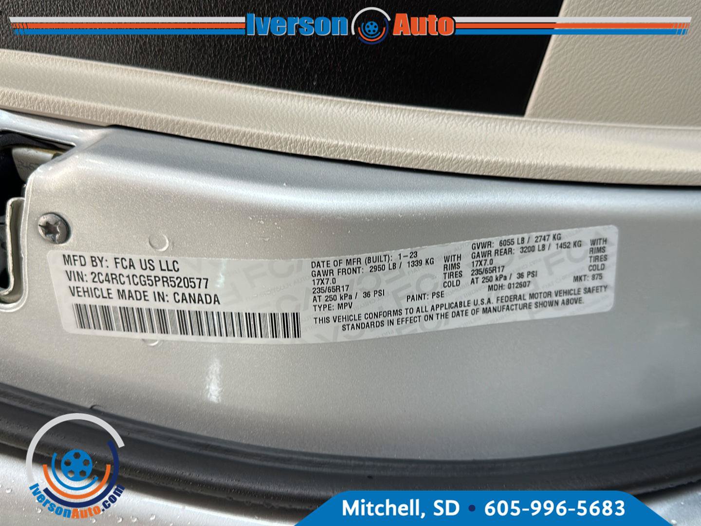 Used 2023 Chrysler Voyager LX FWD image 12