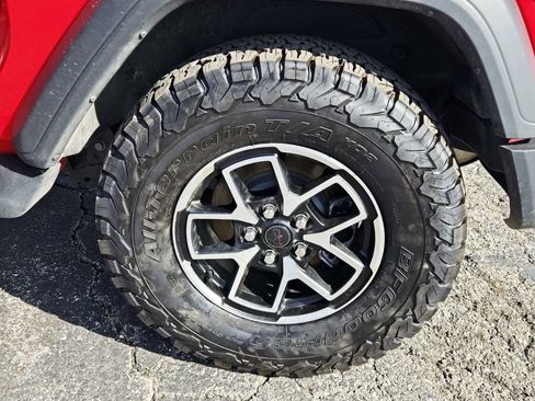 Used 2023 Jeep Wrangler Sport S image 9