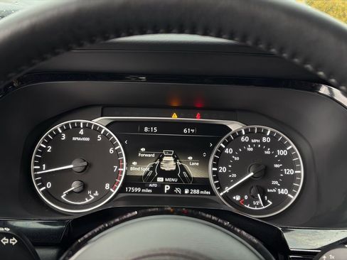 Certified 2025 Nissan Pathfinder SL image 18