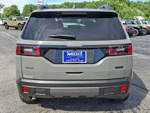 New 2026 Jeep Cherokee Overland w/ Trailer Tow Group AWD/4WD image 5