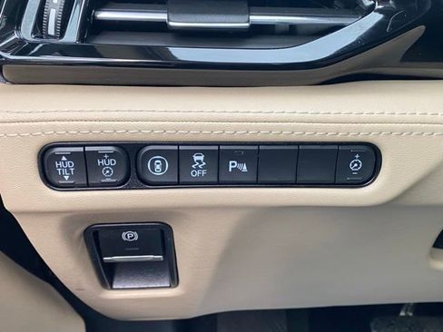 Used 2022 Acura MDX SH-AWD w/ Advance Package image 49