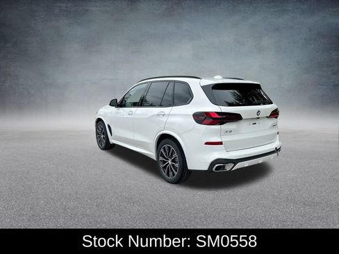 New 2026 BMW X5 xDrive40i w/ M Sport Package AWD/4WD image 6