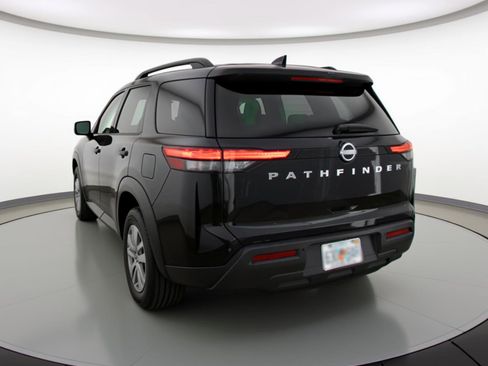 Used 2025 Nissan Pathfinder SV image 6