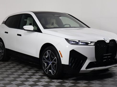 Used 2024 BMW iX xDrive50 w/ Sport Package AWD/4WD image 3