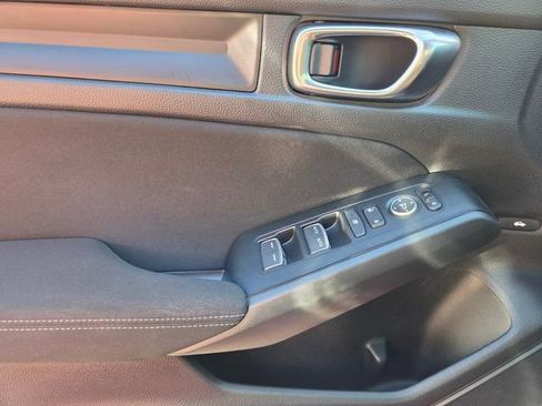 Used 2025 Honda Civic Sport image 31