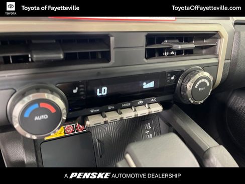 Used 2025 Toyota Tacoma SR5 w/ SR5 Upgrade Package AWD/4WD image 25