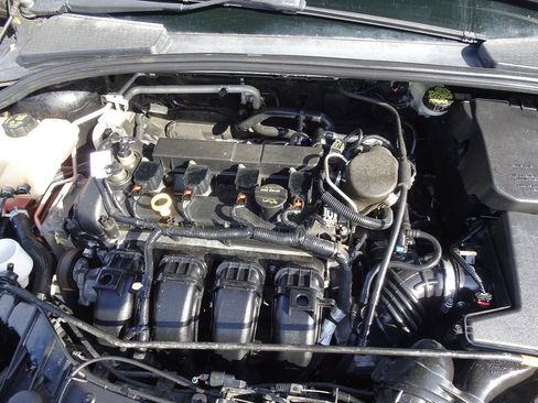 Used 2014 Ford Focus SE w/ Equipment Group 201A image 24