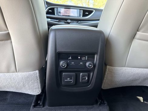 Used 2020 Buick Enclave Essence w/ Sound and Sites Package image 16
