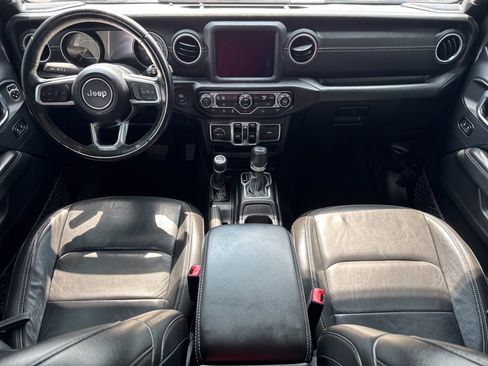 Used 2018 Jeep Wrangler Unlimited Sahara image 25