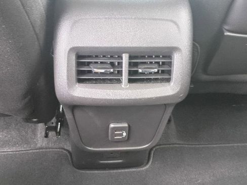 Used 2024 GMC Terrain SLE w/ Driver Convenience Package FWD image 11