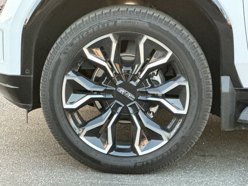 New 2025 GMC Sierra EV Denali AWD/4WD image 24