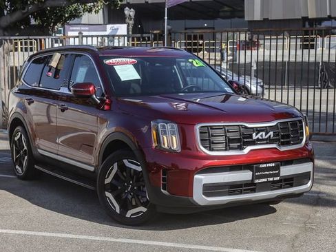 Certified 2024 Kia Telluride S w/ S Sunroof Package image 2