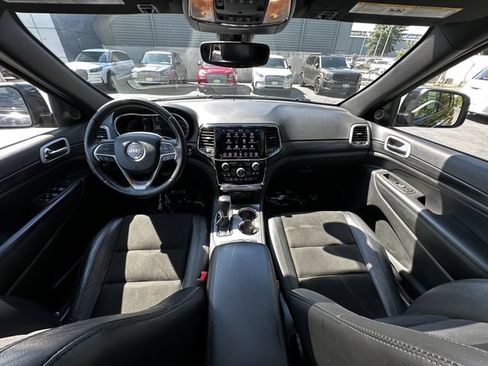 Used 2022 Jeep Grand Cherokee Laredo X AWD/4WD image 16