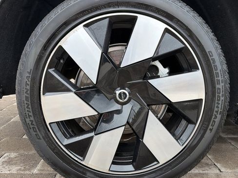 Used 2023 Volvo XC60 T8 Ultimate w/ Climate Package image 7