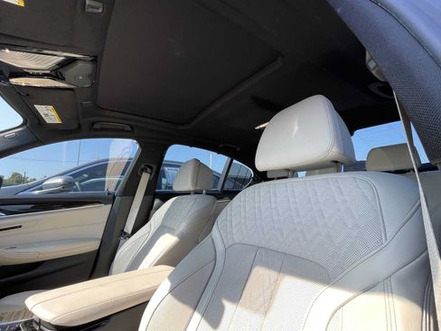 Used 2017 BMW 540i RWD image 11