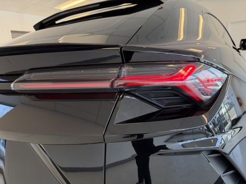Used 2022 Lamborghini Urus image 63