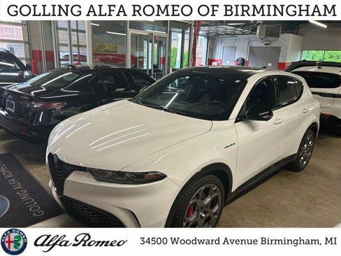 Certified 2024 Alfa Romeo Tonale Veloce AWD/4WD image 1