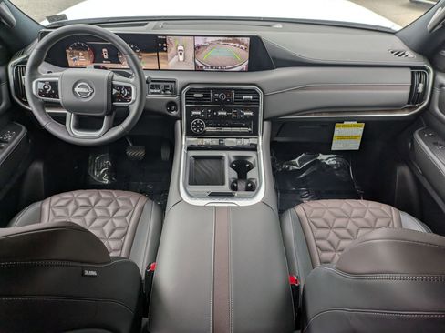 Used 2025 Nissan Armada Platinum Reserve image 12