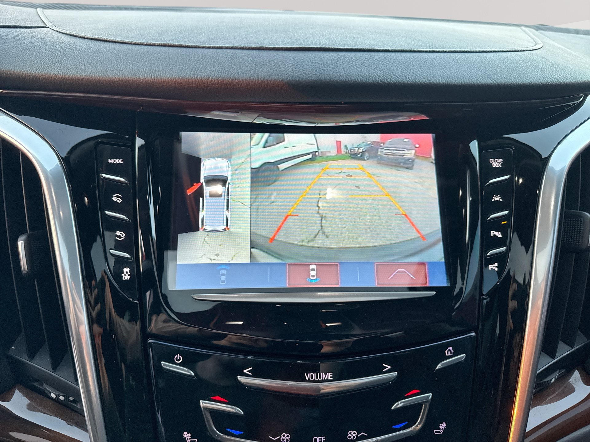 Used 2020 Cadillac Escalade ESV Luxury w/ Escalade Sport Edition AWD/4WD image 25
