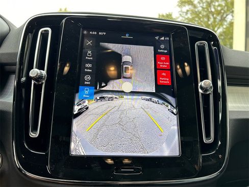 New 2026 Volvo XC40 B5 Ultra w/ Climate Package image 17