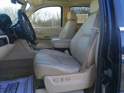 Used 2008 Cadillac Escalade AWD image 10