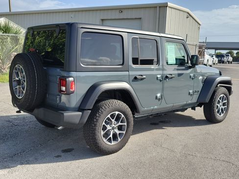 Used 2024 Jeep Wrangler Sport S image 4